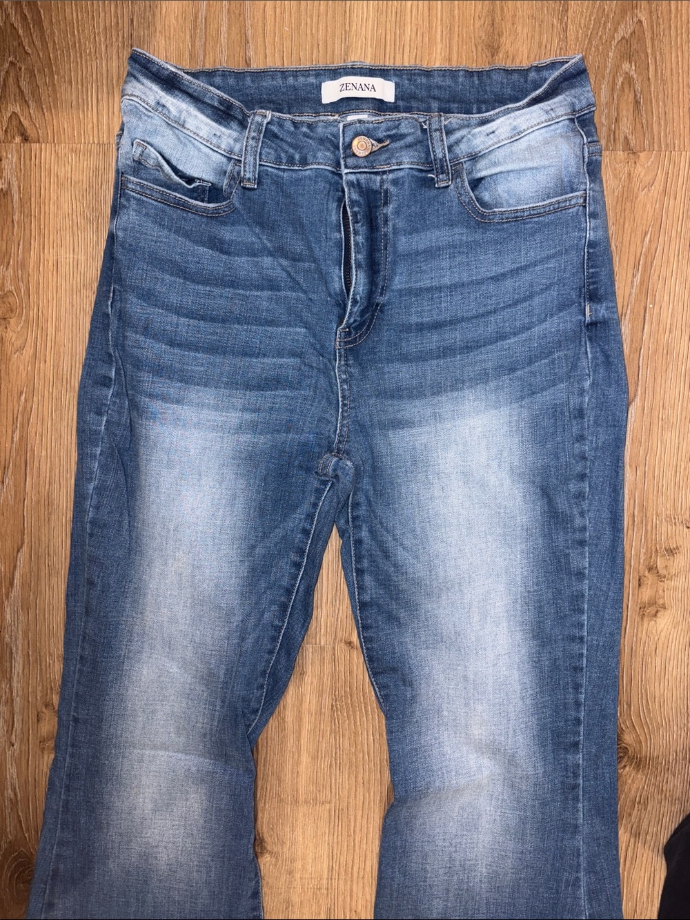 OFFERS OPEN! Women size 10 flare jeans Zenana Outfitters Medium Wash Flare jeans - Picture 2 of 6